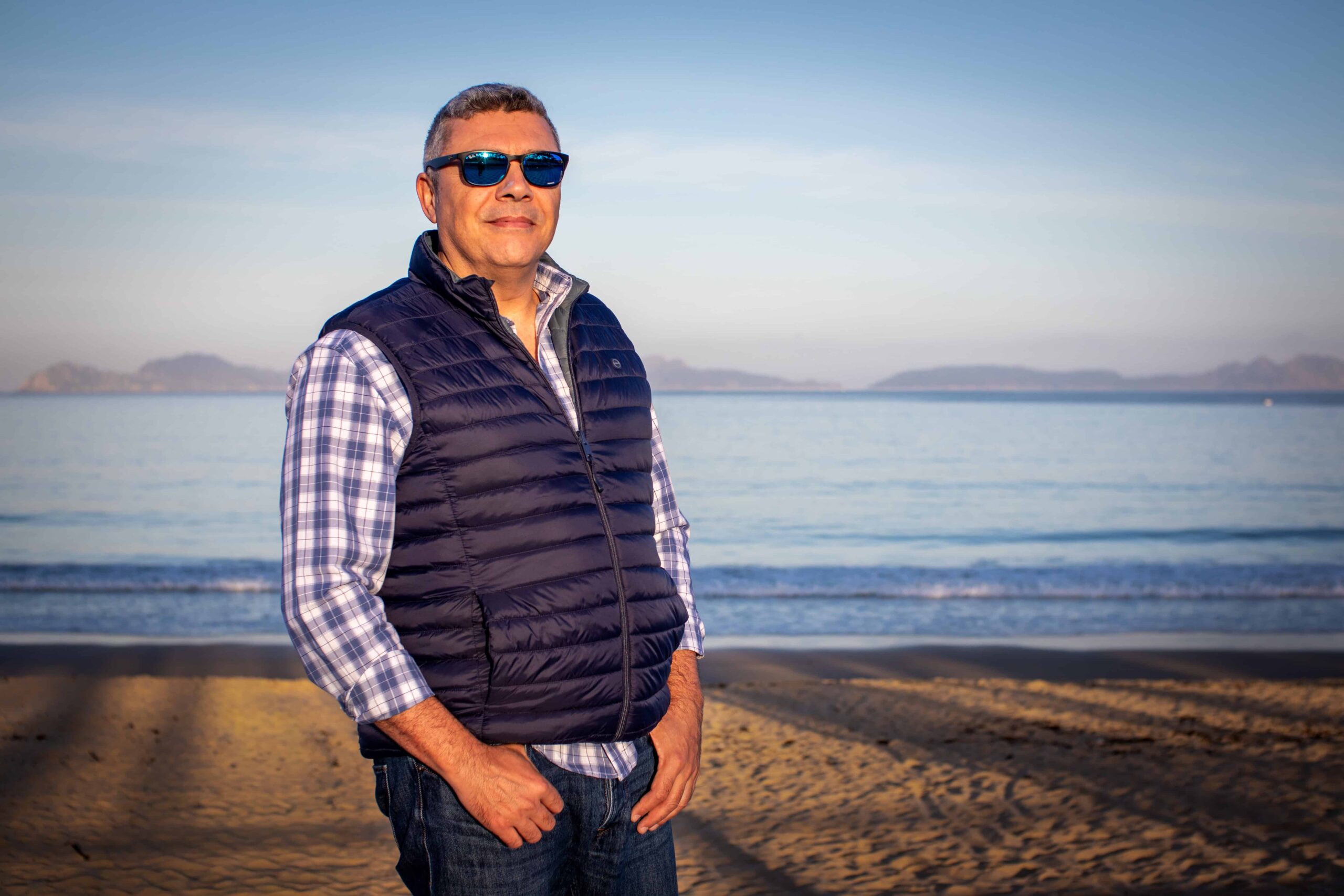 Petra Bienvenido junto al mar